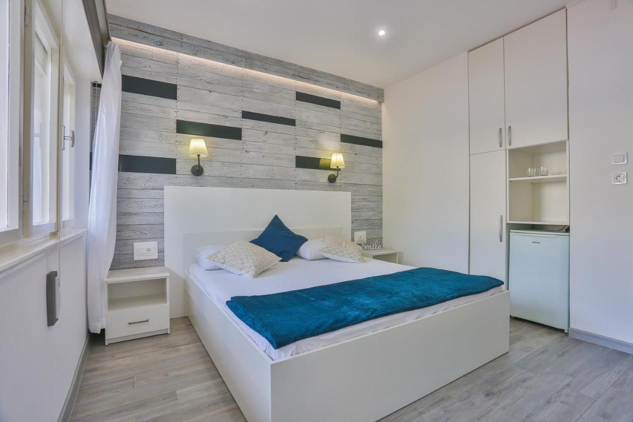 Guesthouse On The Beach Baska Voda Luaran gambar